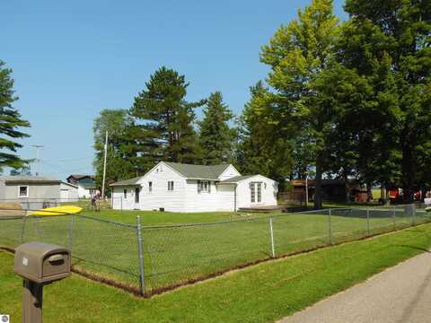 1023 Lakewood Drive, East Tawas, MI 48730