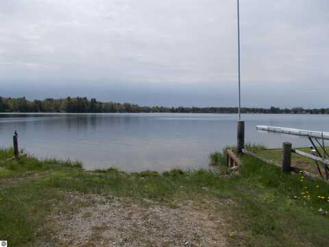 2995 Maple Road, Hale, MI 48739