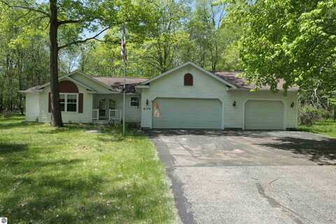 6170 Fox Run Circle, Stanwood, MI 49346