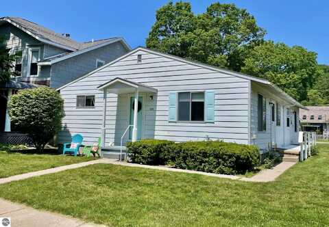 525 Forest Avenue, Frankfort, MI 49635