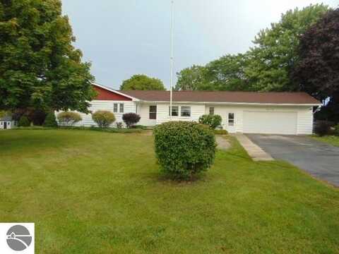 1303 S State Road, Ithaca, MI 48847