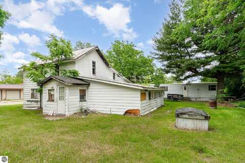 11595 W Pine Street, Elm Hall, MI 48830