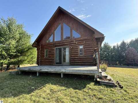 232 Arbutus Drive, Cadillac, MI 49601