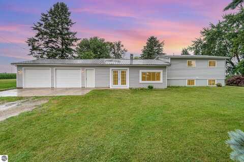 3837 E Van Buren Road, Alma, MI 48801