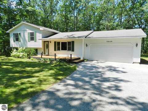 5660 Karlin Road, Interlochen, MI 49643