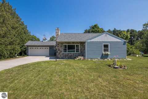 1229 S West Bayshore Drive, Suttons Bay, MI 49682