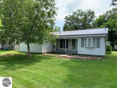 510 Woodlawn Avenue, East Tawas, MI 48730