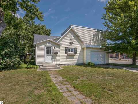 213 E Thirteenth Street, Traverse City, MI 49684