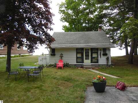 2543 Benson Road, Tawas City, MI 48763