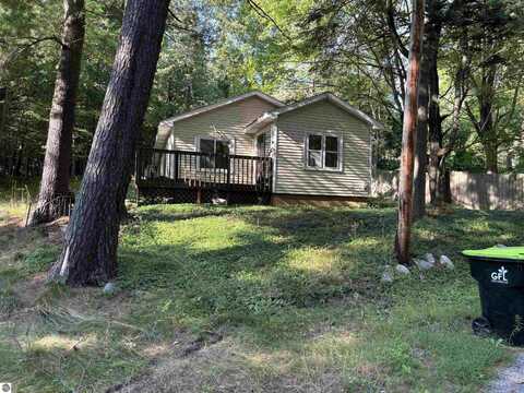 396 Pine Drive, Greenville, MI 48838