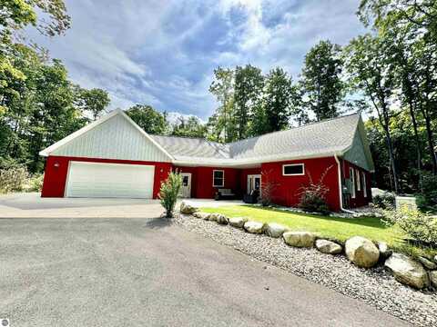 2144 N Jacobson Road, Suttons Bay, MI 49682