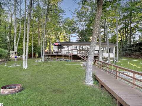 4102 North Spider Lake Road, Traverse City, MI 49696