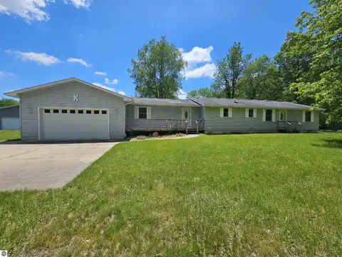 10955 W Rosted Road, Lake City, MI 49651