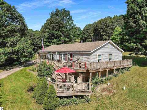 2946 River Road, Frankfort, MI 49635