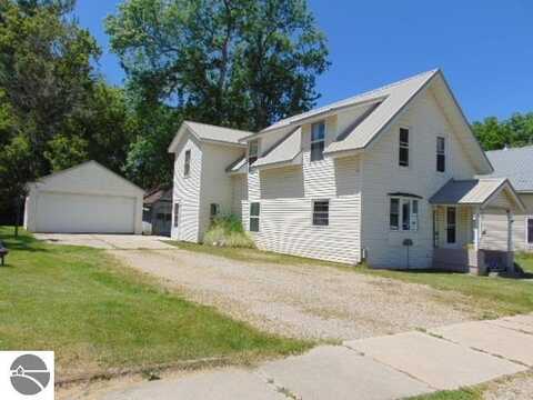 311 Pleasant Avenue, Alma, MI 48801