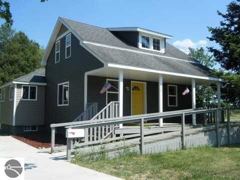 113 S Grover Avenue, Alma, MI 48801