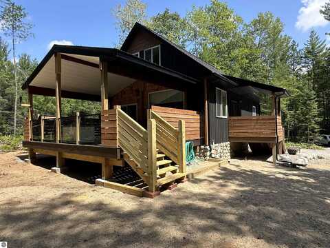 2599 Birchcrest Drive, Kalkaska, MI 49646