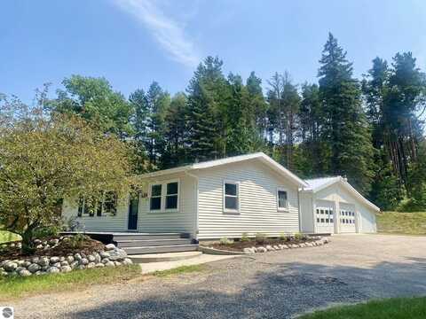 8926 E Bingham Road, Traverse City, MI 49684