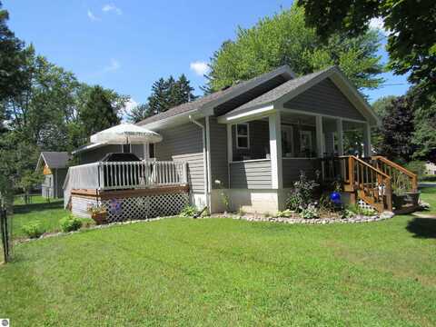 517 Sawyer, East Tawas, MI 48730