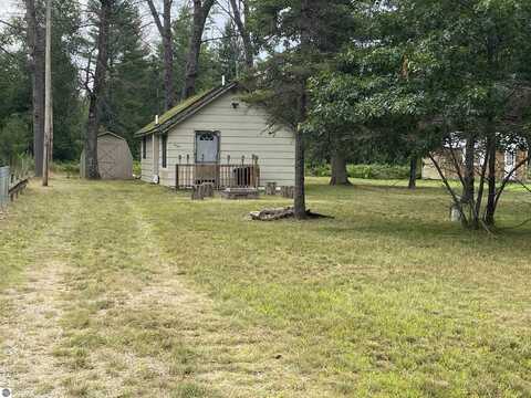 6364 E County Line Road, South Branch, MI 48761