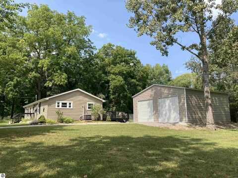 662 W Heath Road, Rose City, MI 48654