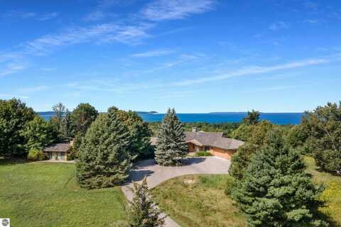 338 N Manitou Trail, Lake Leelanau, MI 49653