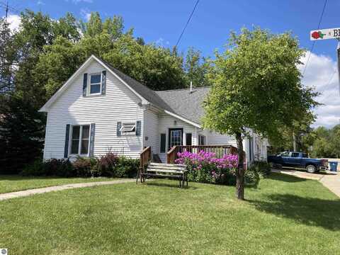 200 S Bennett Street, Rose City, MI 48654