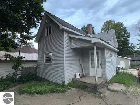 209.5 E Bremer Street, Cadillac, MI 49601