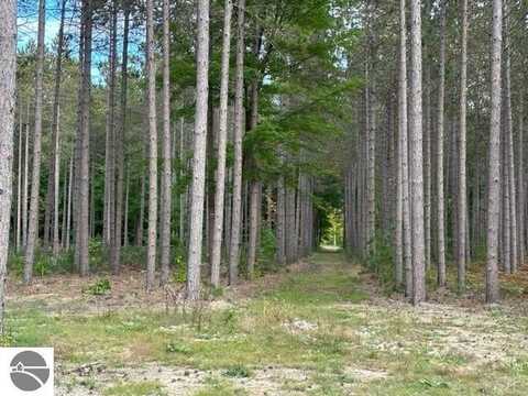 1868 Cascade Trail, Traverse City, MI 49685