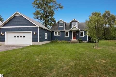 410 S Shore Drive, Suttons Bay, MI 49682