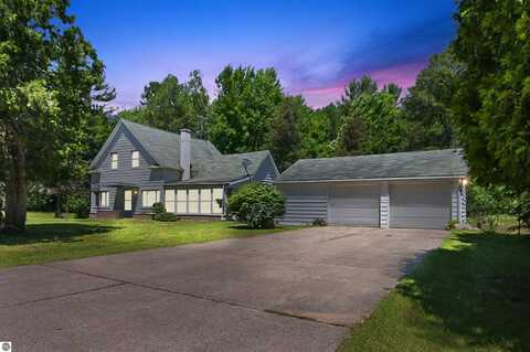 4521 E 46 Road, Cadillac, MI 49601