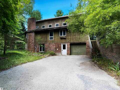 270 Thomas Road, Frankfort, MI 49635