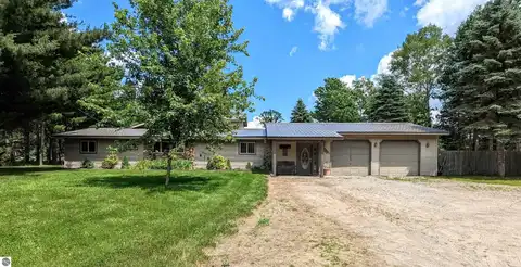 7884 N St Helen Road, Saint Helen, MI 48656