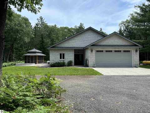 1573 Nash Trail, East Tawas, MI 48730