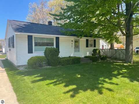 917 Carver Street, Traverse City, MI 49686