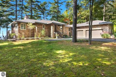 3981 Michigan Trail, Kewadin, MI 49648