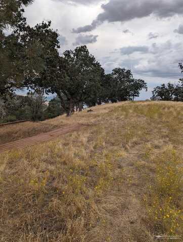 28451 Deertrail Drive, Tehachapi, CA 93561