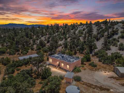 25744 Country Canyon Road, Tehachapi, CA 93561