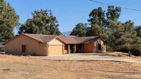 24200 Arroyo Court, Tehachapi, CA 93561