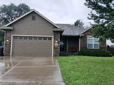 4401 SW Deer Run ST, Topeka, KS 66610