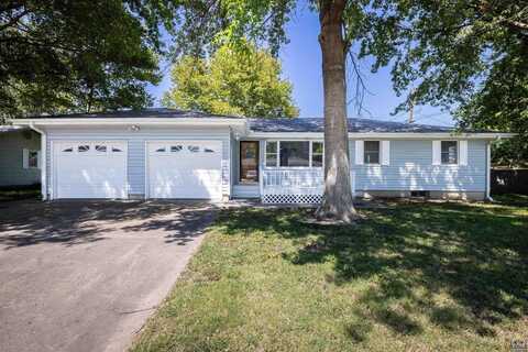 216 Ross CT, Rossville, KS 66533