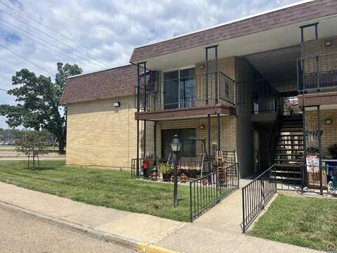 2914 SW Lydia AVE, Topeka, KS 66614