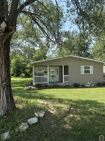 517 Illinois AVE, Holton, KS 66436