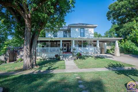 127 N Chautauqua St, Council Grove, KS 66846