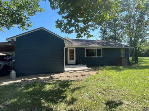 3895 43rd St, Meriden, KS 66512