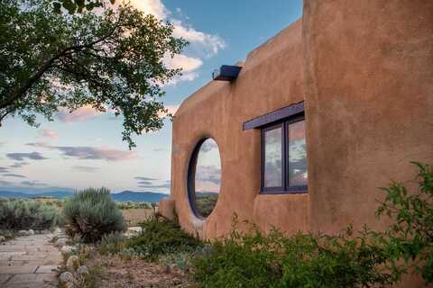 135 Mesa Sea, Arroyo Hondo, NM 87513