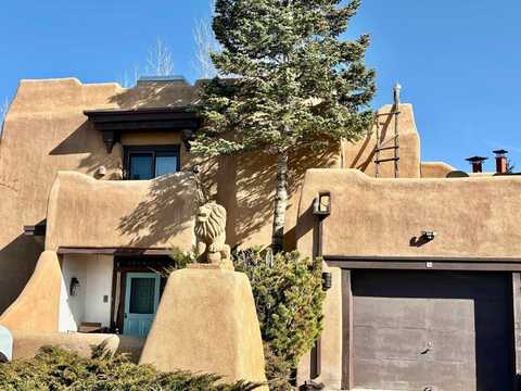 325 Spruce Lane, Taos, NM 87571