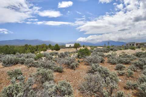 1 Hoyo Rd, Arroyo Hondo, NM 87513