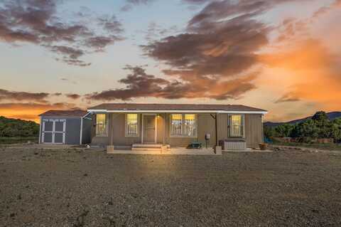 27a Camino de la Acequia Madre, Penasco, NM 87553