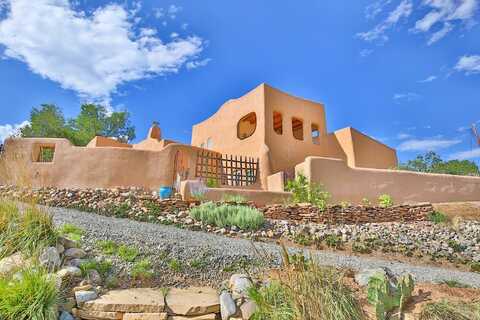 209 Ribak Lane, Taos, NM 87571